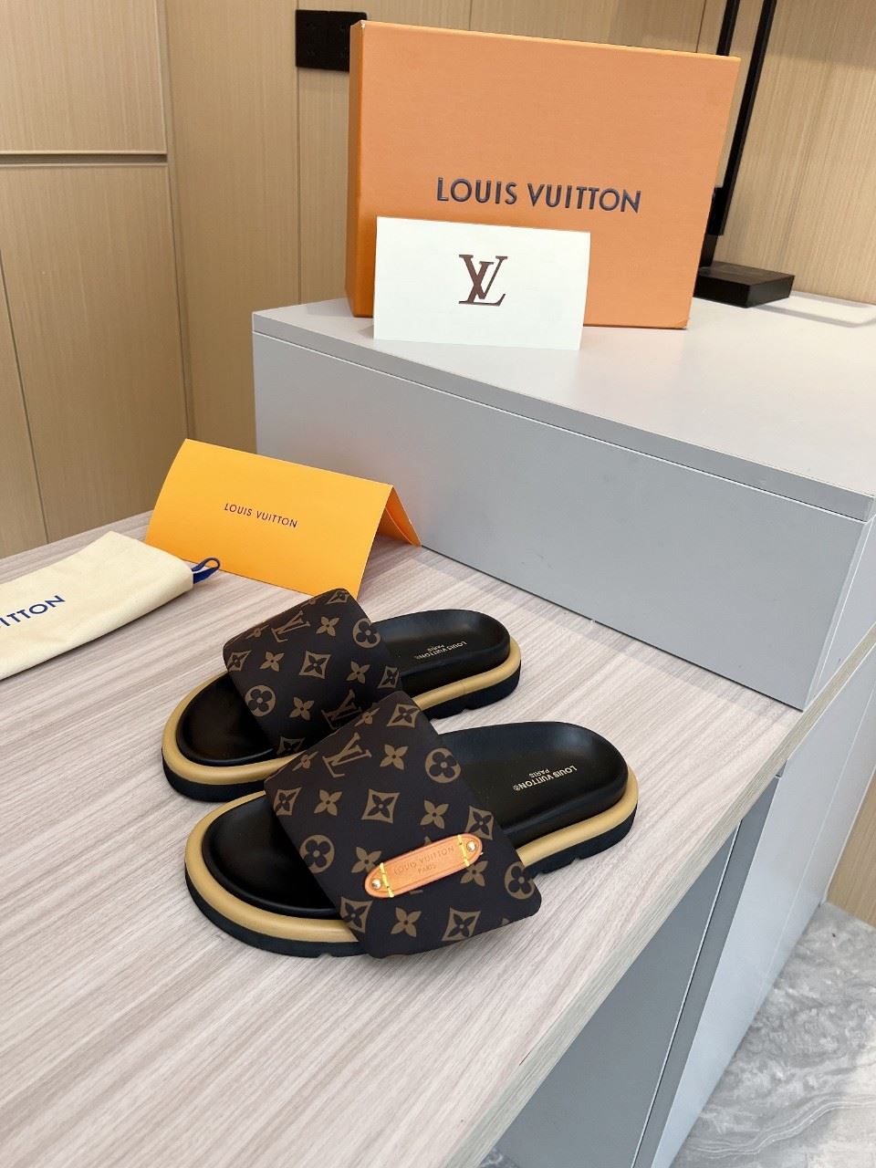 Louis Vuitton Slippers